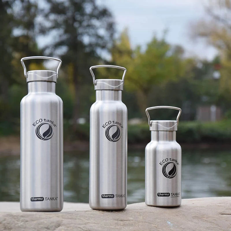 0,8l thermoTANKA™ isolierende Edelstahl Thermoflasche mit Edelstahl-Wave-Verschluss