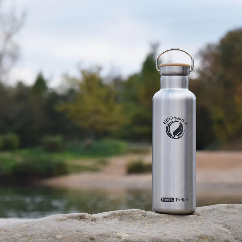 0,8l thermoTANKA™ isolierende Edelstahl Thermoflasche mit Edelstahl-Bambus-Verschluss