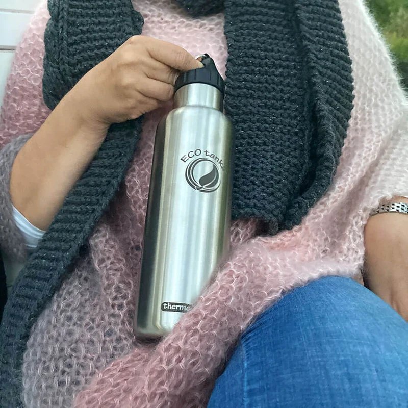 0,8l thermoTANKA™ isolierende Edelstahl Thermoflasche mit Poly-Loop-Verschluss