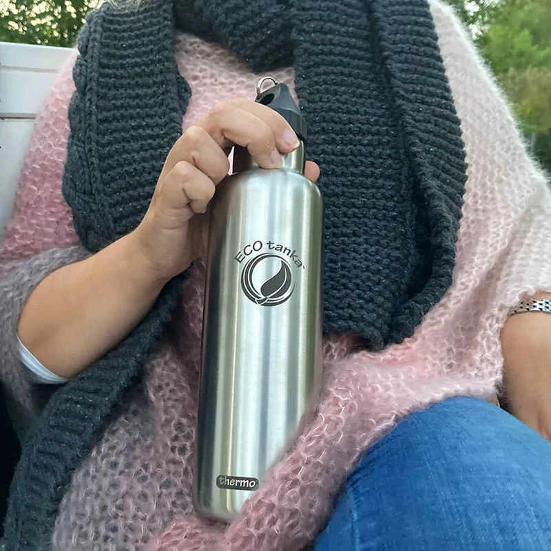 0,8l thermoTANKA™ isolierende Edelstahl Thermoflasche mit Poly-Loop-Verschluss