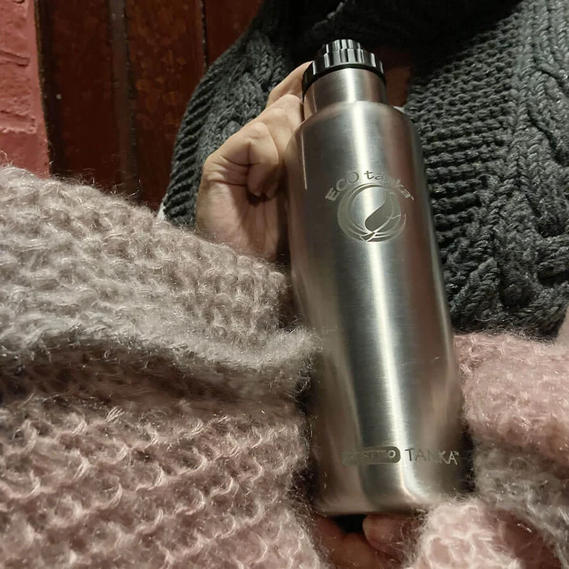 0,8l thermoTANKA™ isolierende Edelstahl Thermoflasche mit Reduzier-Verschluss