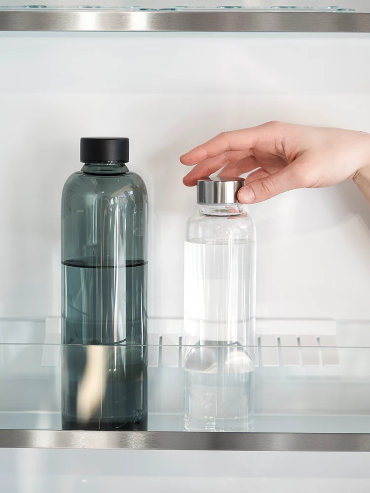 Schwarze Trinkflasche Glas mit Neoprenhülle – 750 ml