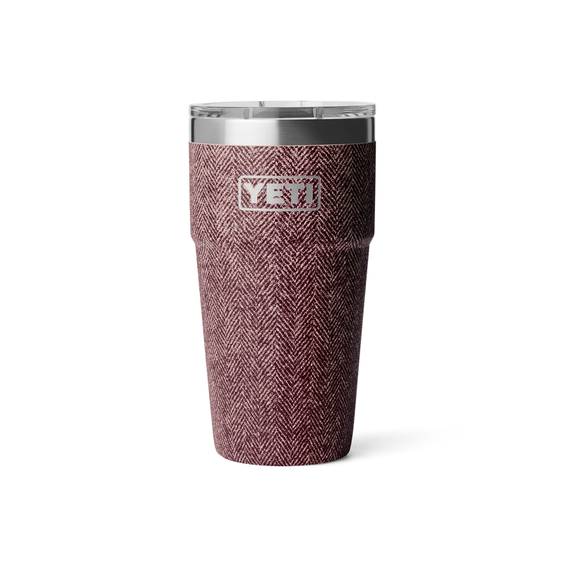 RAMBLER 20 OZ STACKABLE CUP Stapelbarer Becher RIVERHEAD RED