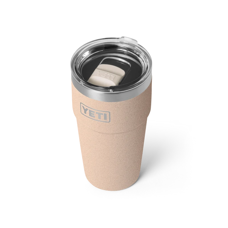RAMBLER 20 OZ STACKABLE CUP Stapelbarer Becher TAHINI