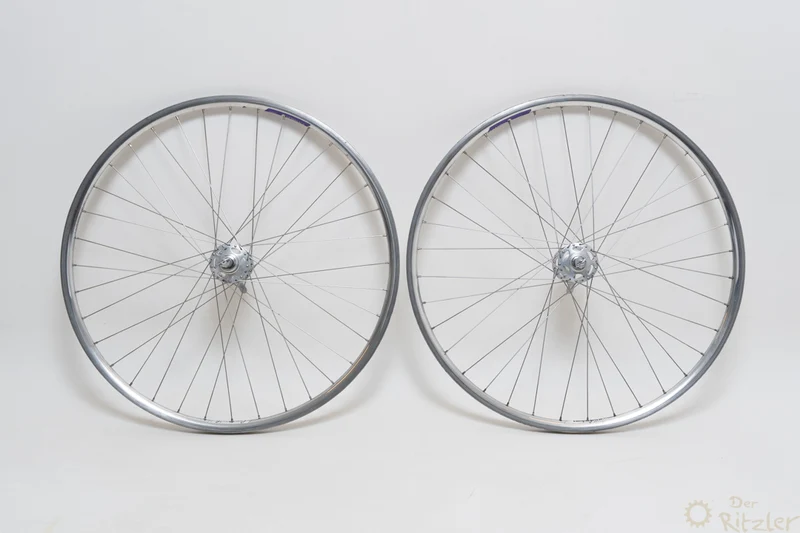 Shimano Dura-Ace på Campagnolo Lambda Strada clincher fælge 28"