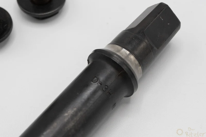 Shimano 600 Tricolor krankboksaksel 113 mm NOS