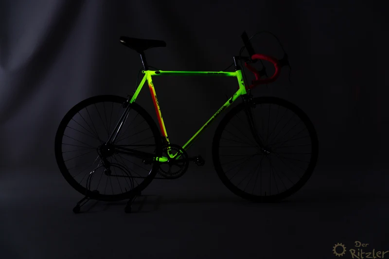 Gianni Motta Personal 2001 Vintage Road Bike 56cm Fluorescerende