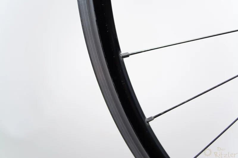 DT Swiss 240 på Mavic CXP 33 SUP 28" forhjul