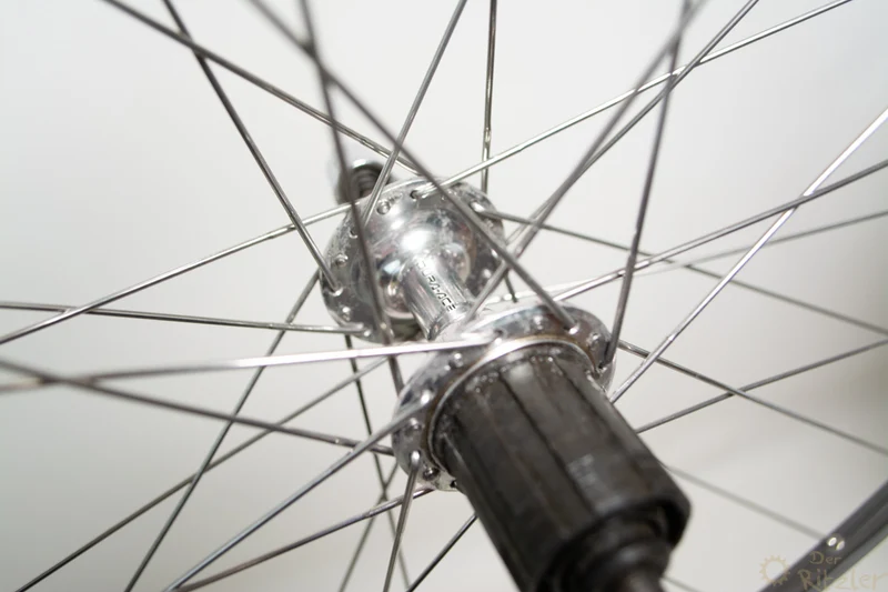 Shimano Dura Ace FH-7403 på Mavic Open 4 CD 28" baghjul