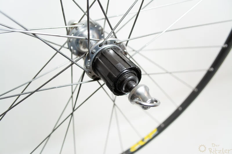 Shimano Dura-Ace 7402 på Mavic Open SUP CD 28" landevejscykel baghjul