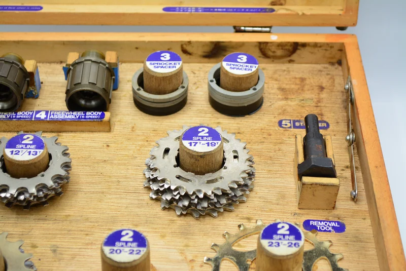 Shimano Dura Ace kuffert med kassetter og friløb