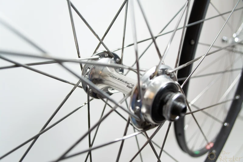 Suntour Superbe Pro på Matrix Titan II 28" hjulsæt