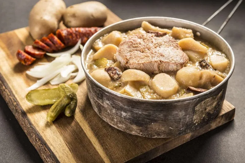 Adventure Menu - Schweinskotelett / Schweinerippchen mit Kartoffeln