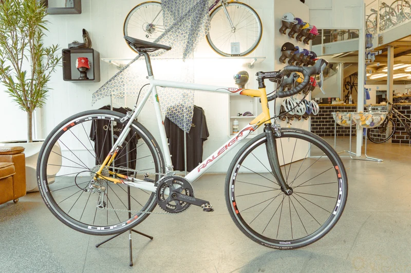 Raleigh R700 landevejscykel 60CM Shimano stålcykel