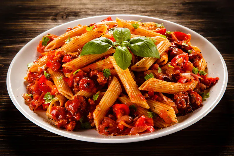 Adventure Menu - Penne mit Bolognesesauce und Parmesan - große Portion