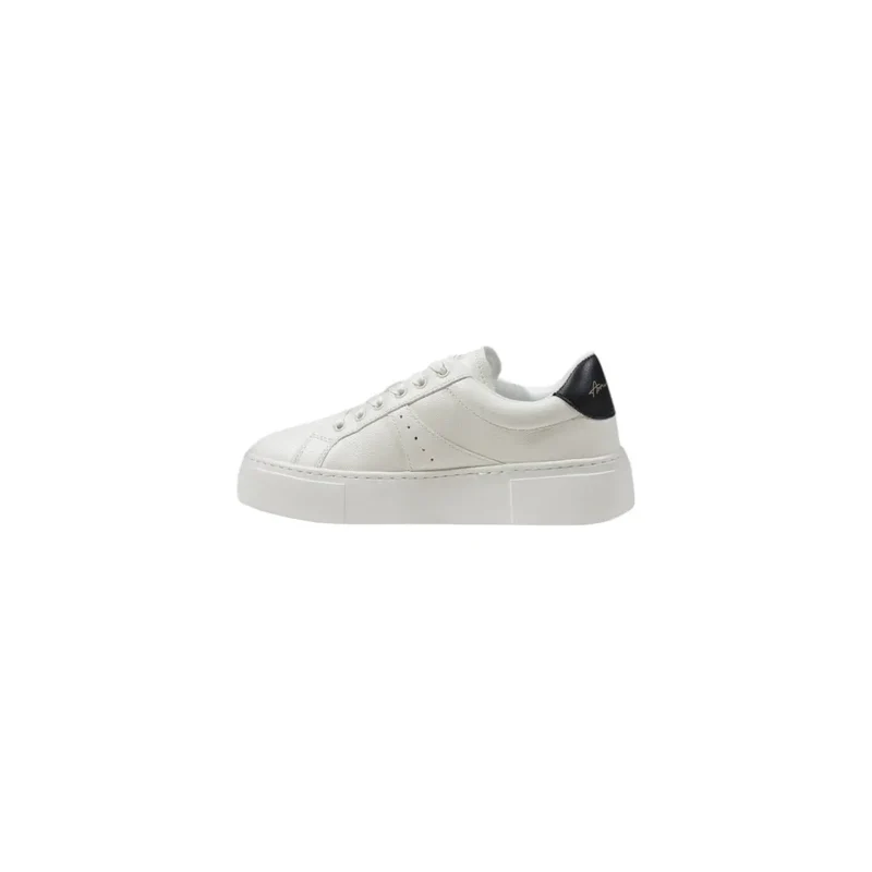 Weiße Leder Sneakers mit schwarzem Absatz
