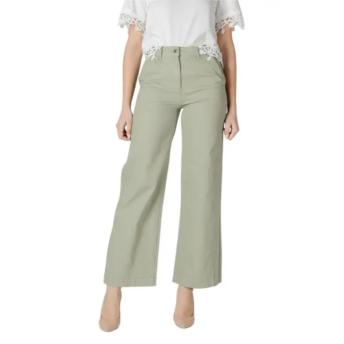Hellgrüne Damen Hose mit weitem Bein