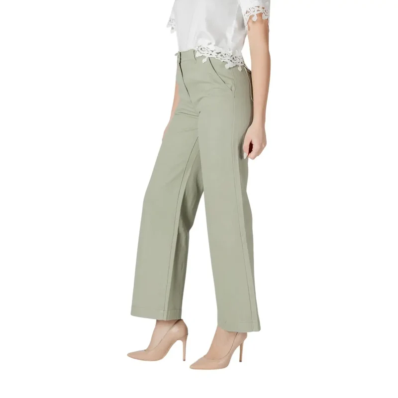 Hellgrüne Damen Hose mit weitem Bein
