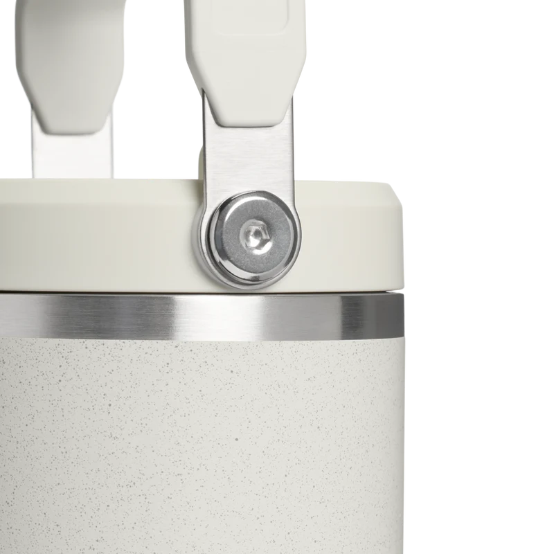 IceFlow™ Flip Straw 2.0 Tumbler | 0.89L