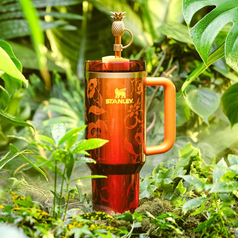 Stanley 1913 x Karol G Quencher® H2.0 FlowState™ Tumbler | 1.18L