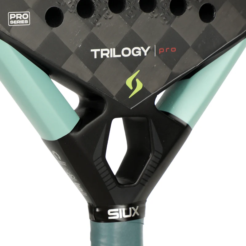 TRILOGY PRO Padelschläger